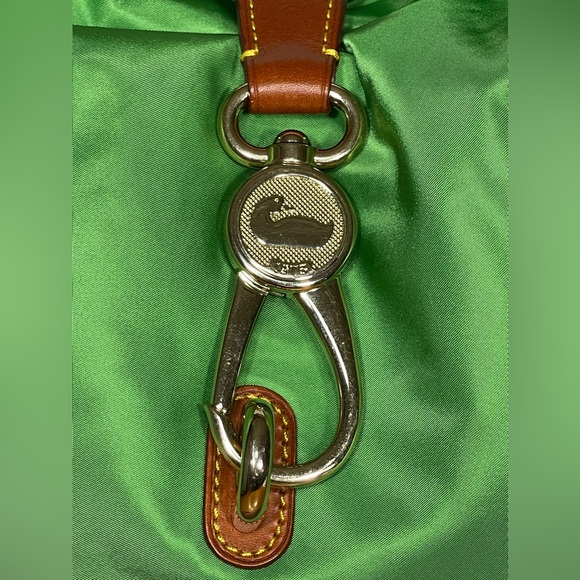 DOONEY & BOURKE LARGE NYLON & LEATHER LOGO LOCK SHOULDER BAG - Picture 7 of 16